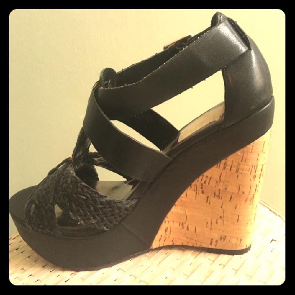 Black wedges